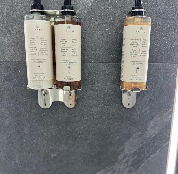 تختخواب و صبحانه Le Suite Piazza Nuova