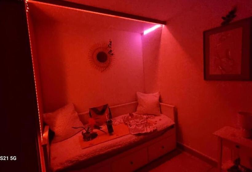 مبيت وإفطار Love Room De Charme Var