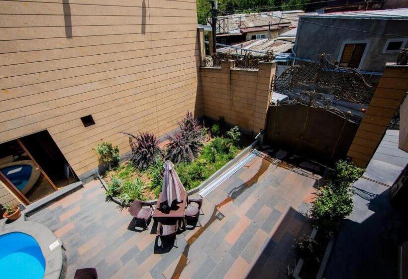 민박 Lovely Home With Pool