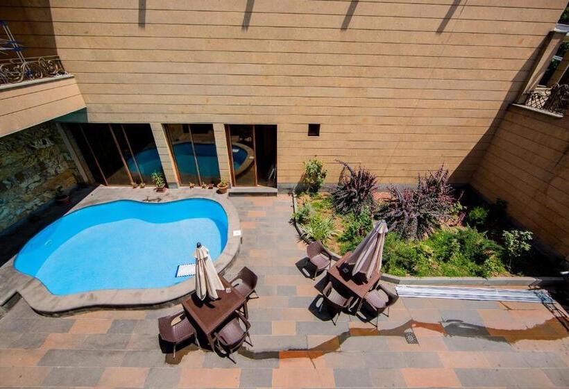 민박 Lovely Home With Pool