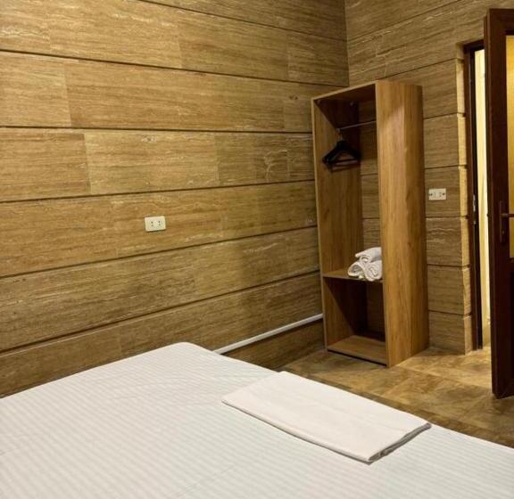 민박 Lovely Home With Pool