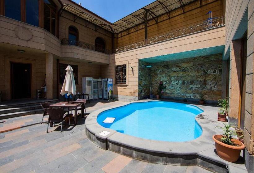 민박 Lovely Home With Pool