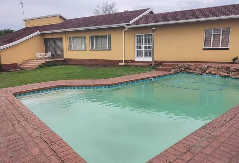 مبيت وإفطار Restwell Accommodation