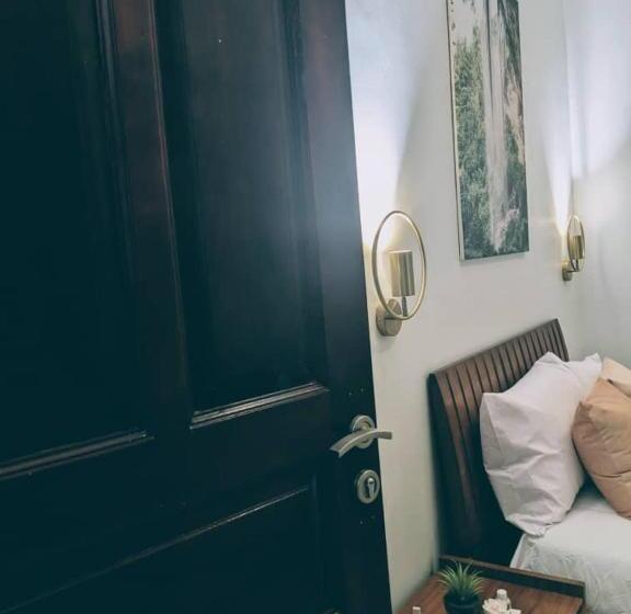 تختخواب و صبحانه Royal Xperience