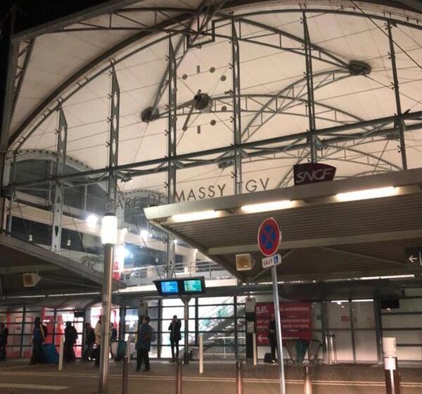 住宿加早餐  Studio Suite Massy Atlantis Tgv