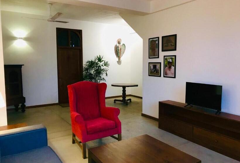 צימר Tea Library Hikkaduwa