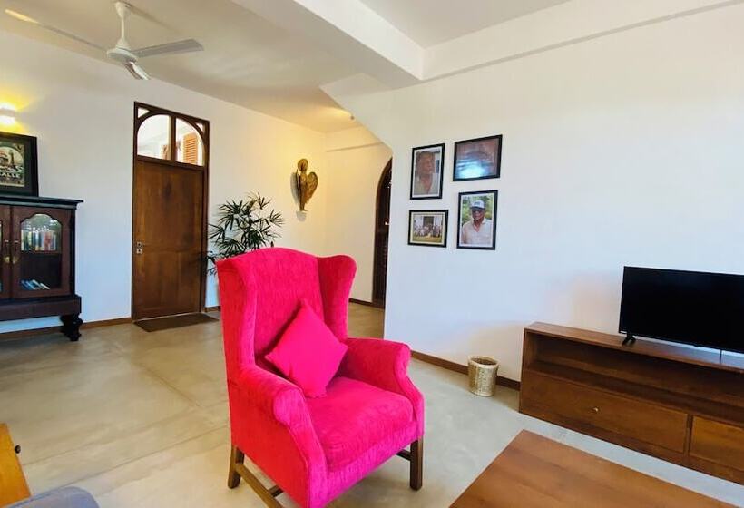 צימר Tea Library Hikkaduwa