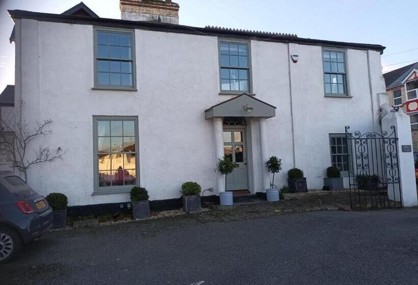 مبيت وإفطار The Mount