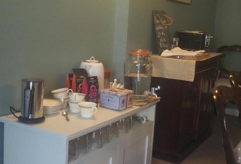 مبيت وإفطار The Mount