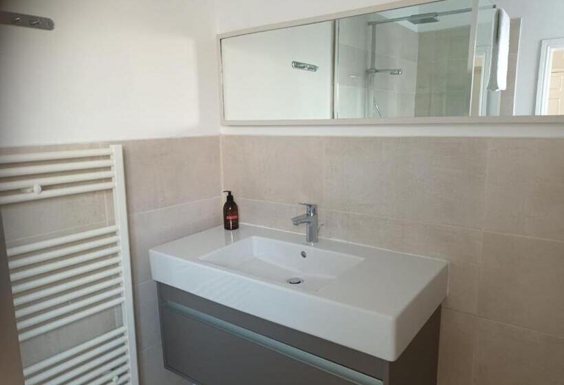 مبيت وإفطار The Mount