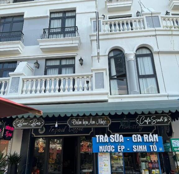 تختخواب و صبحانه Tropical Homestay