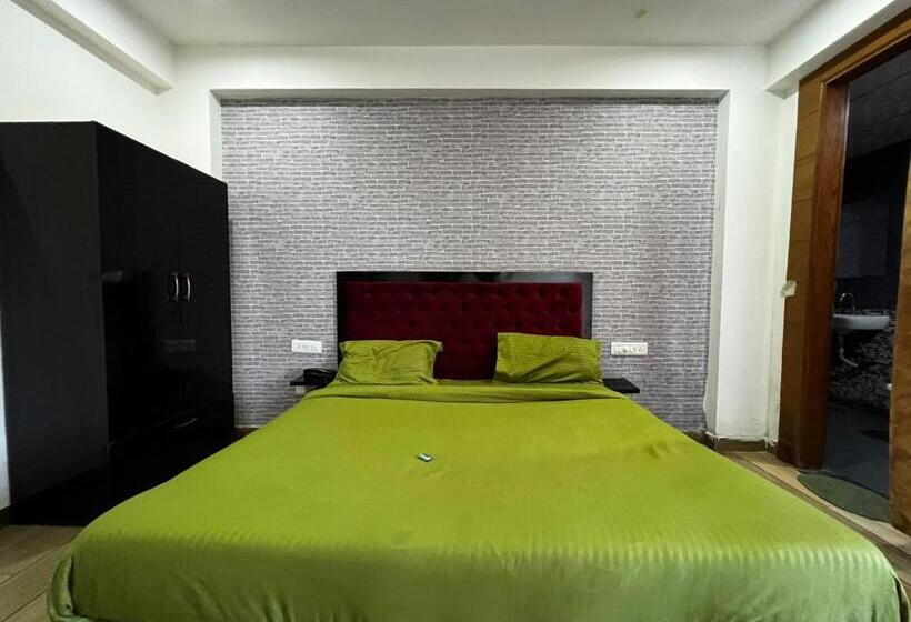 Blossom Hotel By Staykr