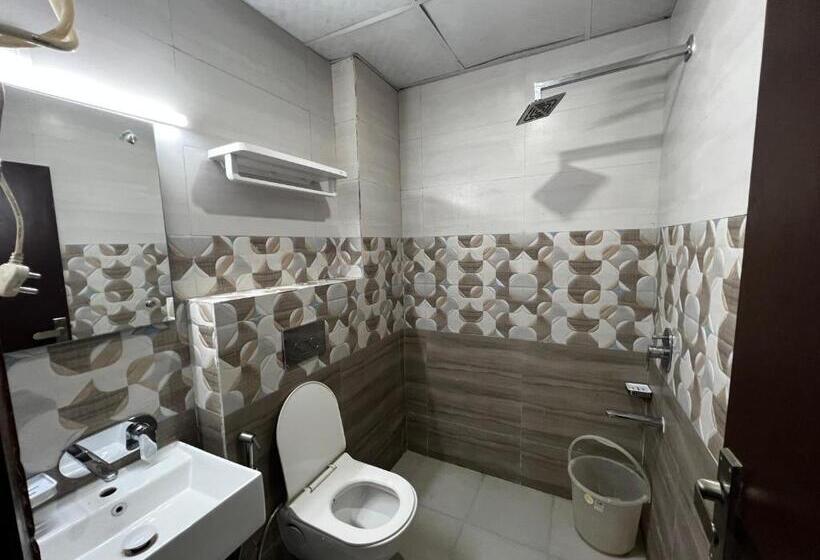 Blossom Hotel By Staykr