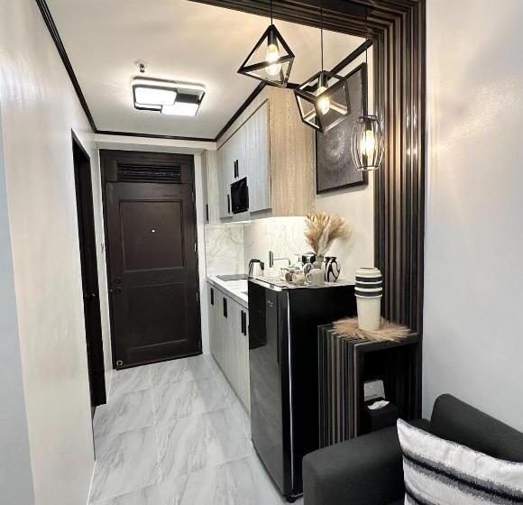 Condominium Paranaque Aesthetic Vibes! Airport