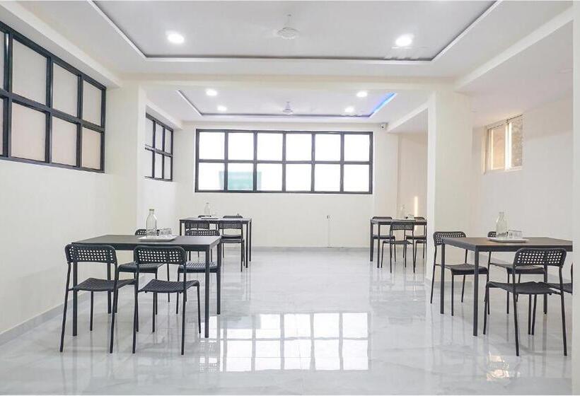 Fabhotel Prime Esta Inn Nr Twin Tower, Viman Nagar