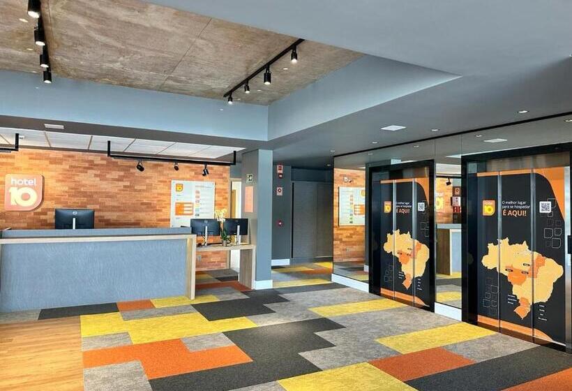 ホテル 10 Sorriso