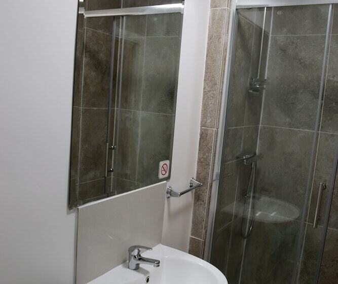 בית מלון כפרי 4 Sisters Inn