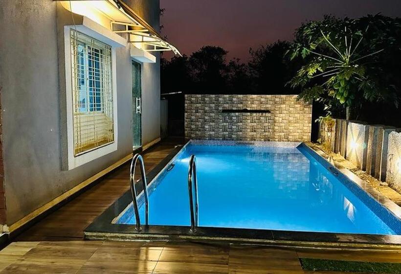 בית מלון כפרי Arnav Villa Farmhouse & Resort