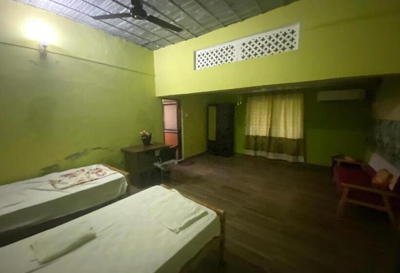 فندق Camellia Bagh Resort. Under Pabhojan Tea Tourism