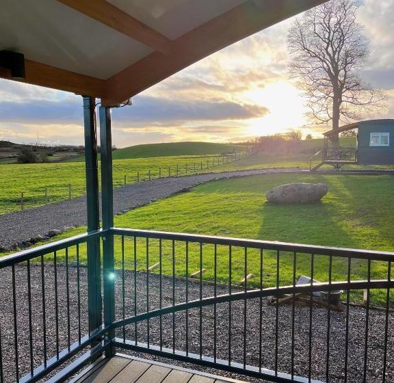فندق Capledrae Farmstay Shepherds Huts