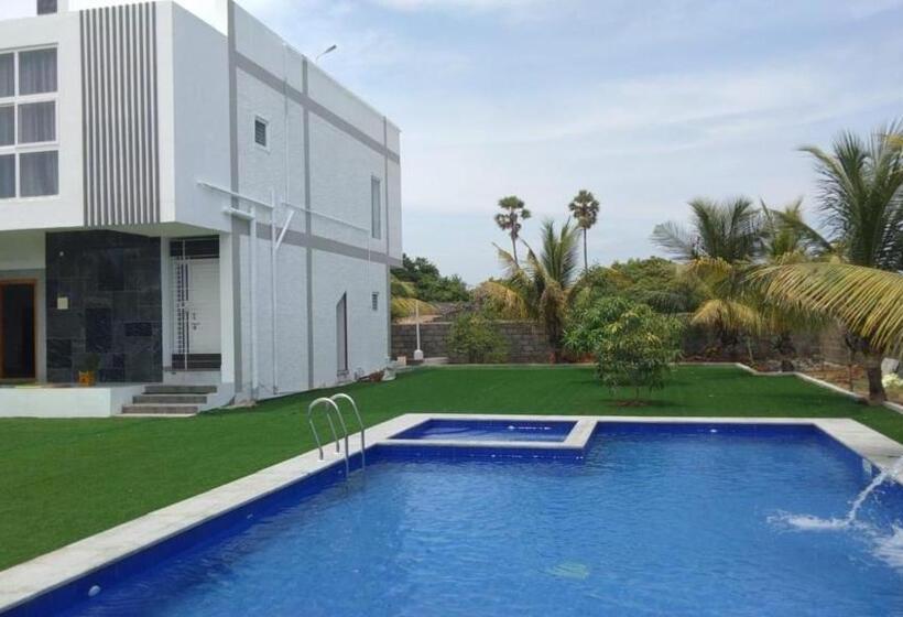 Отель Coastal Heaven Koovathur