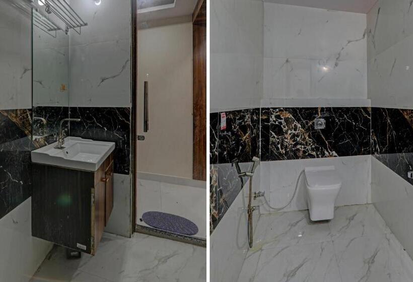 Отель Collection O Mitra Inn