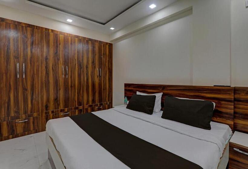 Отель Collection O Mitra Inn