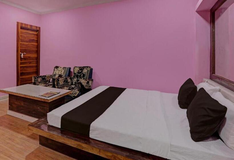 Отель Collection O Mitra Inn