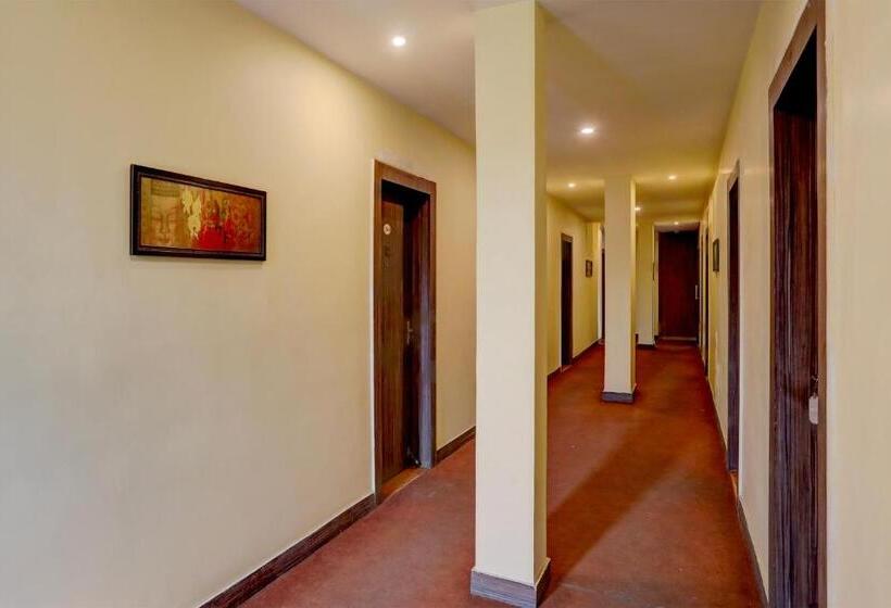 فندق Queens Resort