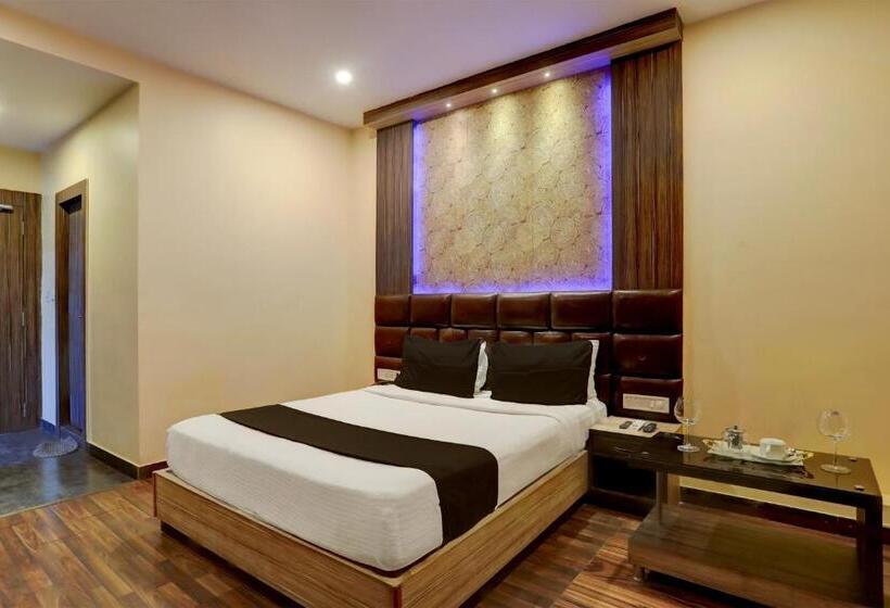 فندق Queens Resort