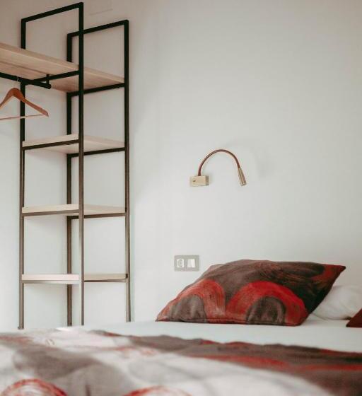 호텔 Hostal Restaurant Mussons Vins