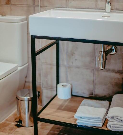 호텔 Hostal Restaurant Mussons Vins