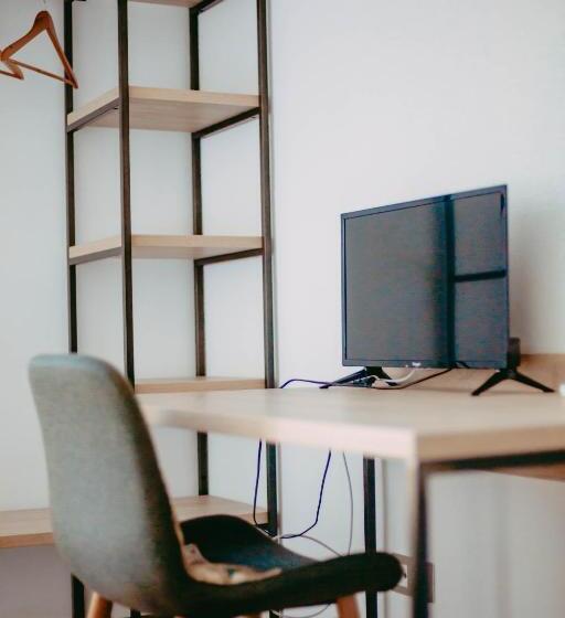 호텔 Hostal Restaurant Mussons Vins