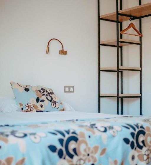 호텔 Hostal Restaurant Mussons Vins