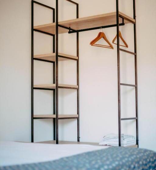 호텔 Hostal Restaurant Mussons Vins