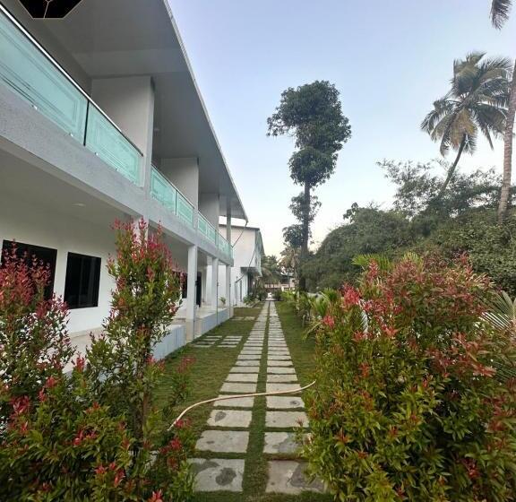 فندق Golden Pearl Resort By Gemstone Hospitality