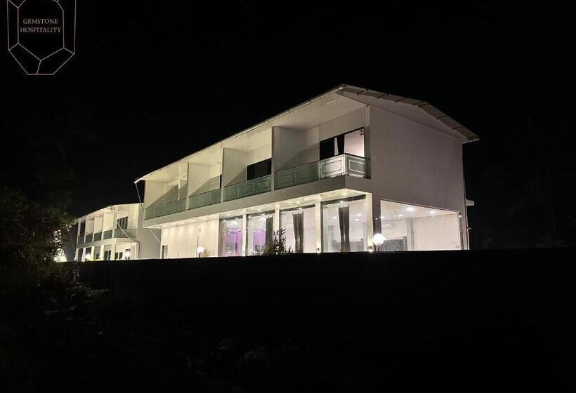 فندق Golden Pearl Resort By Gemstone Hospitality