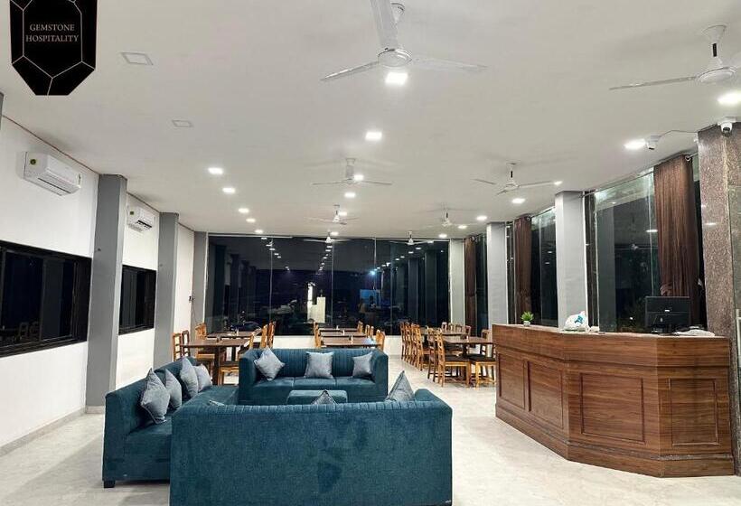 בית מלון כפרי Golden Pearl Resort By Gemstone Hospitality