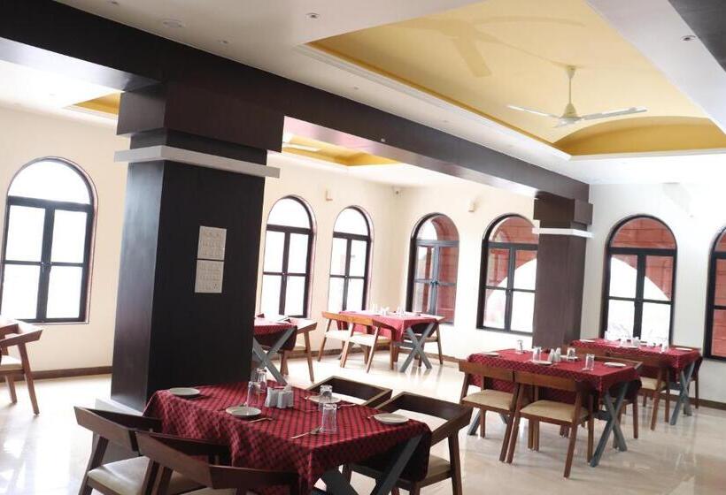 בית מלון כפרי Heritage Inn