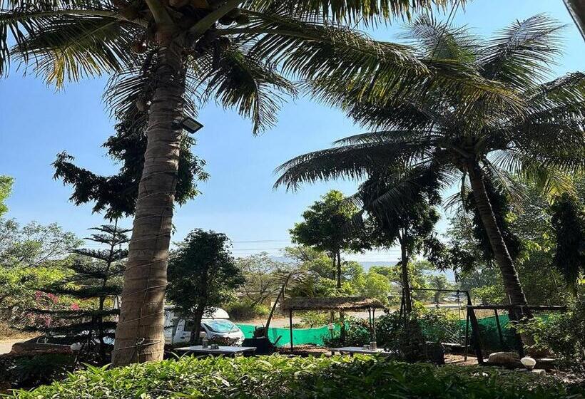 בית מלון כפרי Karla Retreat