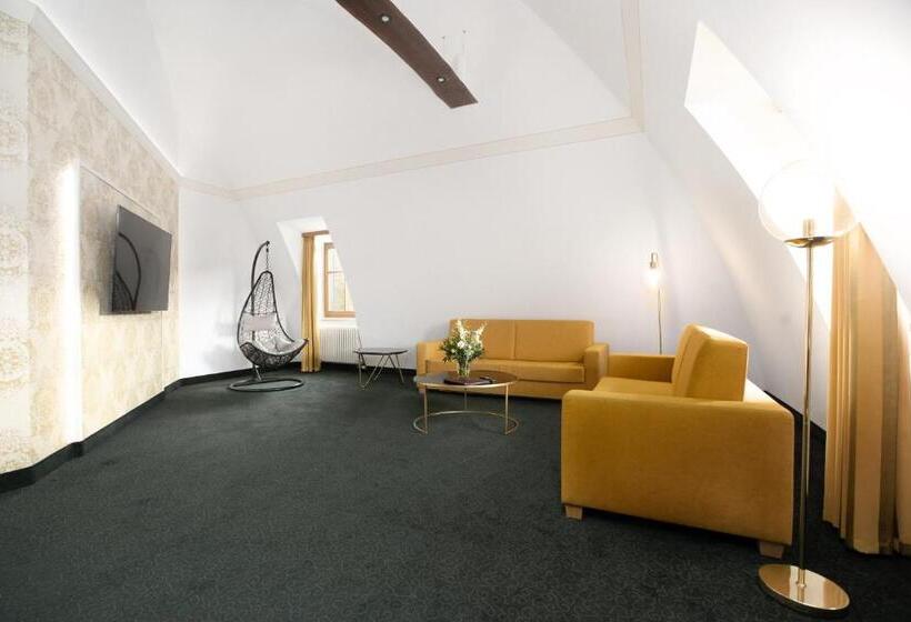 Отель Kloster Nimbschen 4 Sterne