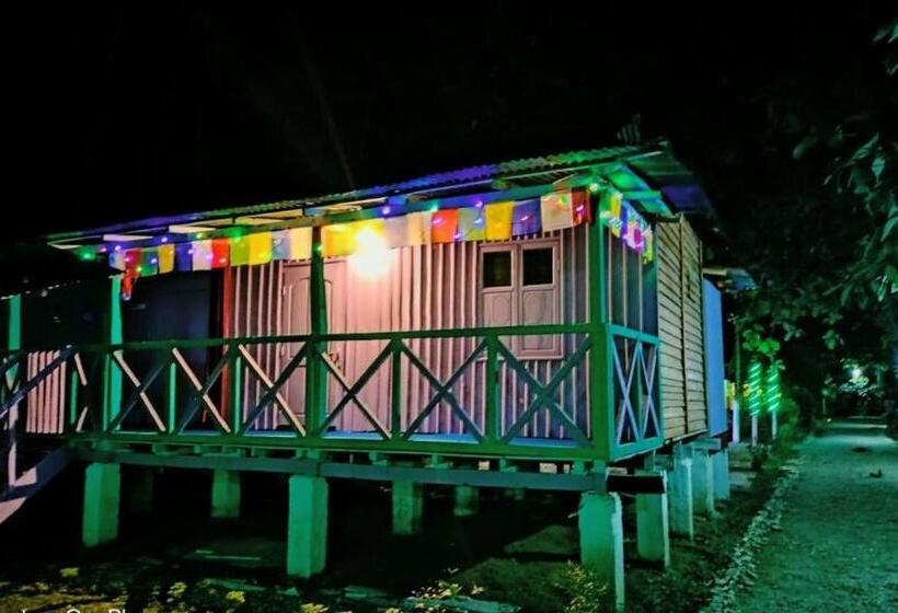 בית מלון כפרי Leo Jungle Retreat By Stayapart , Jaldapara