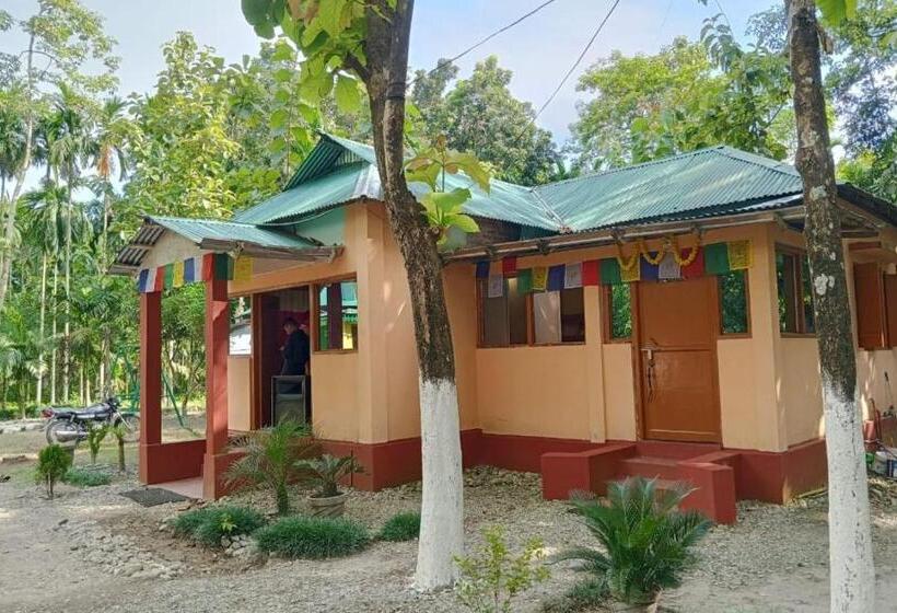 בית מלון כפרי Leo Jungle Retreat By Stayapart , Jaldapara