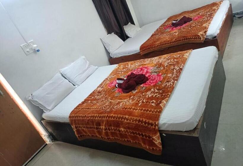 בית מלון כפרי Lucky Beach Resorts , Balasore