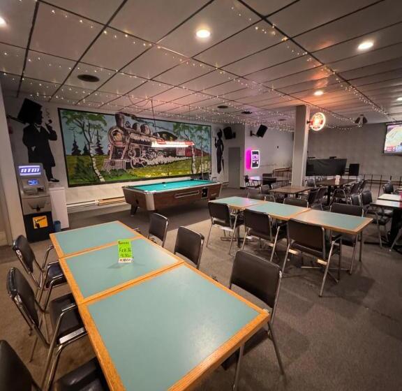 فندق Minnedosa Inn