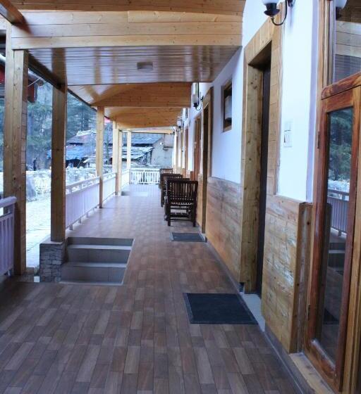 هتل Mount Vista Huts And Cafe