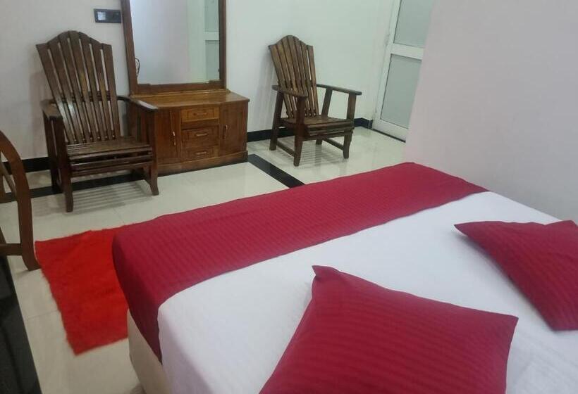 Отель New Laya Neem Resort And Restaurant