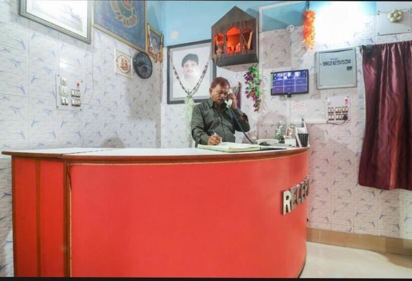 호텔 Nilay And Manjula Banquet