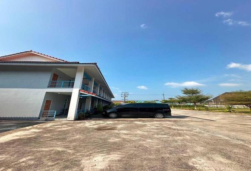 Отель Oyo 75467 Baan Siripornchai2