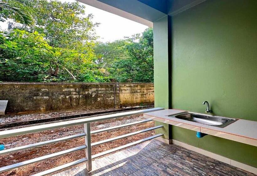 Отель Oyo 75467 Baan Siripornchai2